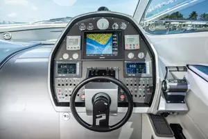 2004 Pershing Express thumbnail 22