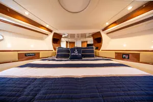 2004 Pershing Express thumbnail 33