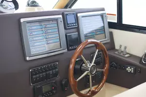 2015 Cutwater 30 Sedan thumbnail 3