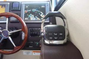 2015 Cutwater 30 Sedan thumbnail 4