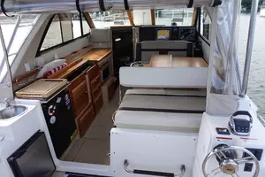 2015 Cutwater 30 Sedan thumbnail 9