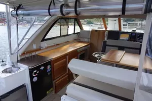 2015 Cutwater 30 Sedan thumbnail 10