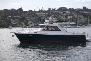 2015 Cutwater 30 Sedan thumbnail 30