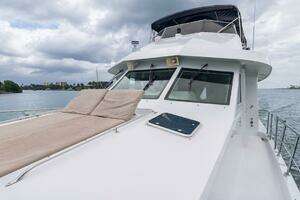 1998 Hatteras Sport Deck thumbnail 20