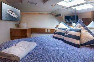 1998 Hatteras Sport Deck thumbnail 52