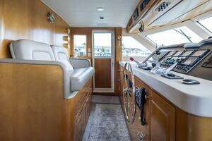 1998 Hatteras Sport Deck thumbnail 47