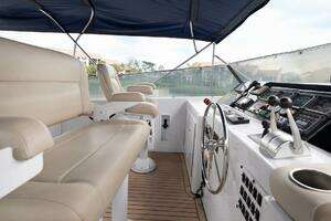 1998 Hatteras Sport Deck thumbnail 32