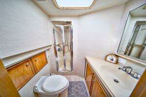 1998 Hatteras Sport Deck thumbnail 57