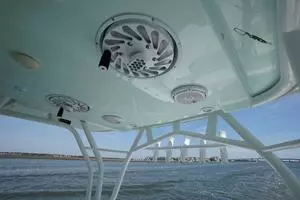 2013 Yellowfin 42 - helm