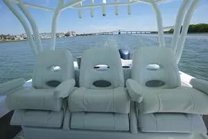2013 Yellowfin 42 - helm-seating