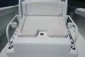 2013 Yellowfin 42 - seating