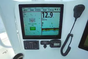2013 Yellowfin 42 - helm