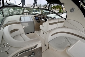 Krystle Clear 32ft Sea Ray Yacht For Sale