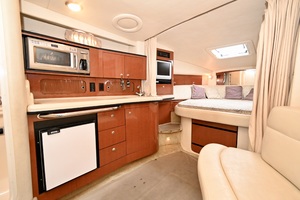 Krystle Clear 32ft Sea Ray Yacht For Sale