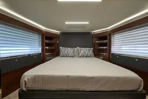 2020 Astondoa 80 Flybridge thumbnail 19