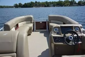 18ft Starcraft Yacht For Sale