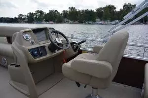 18ft Starcraft Yacht For Sale
