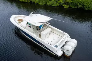 2017 Boston Whaler 370 Outrage thumbnail 5