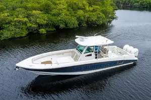 2017 Boston Whaler 370 Outrage thumbnail 1
