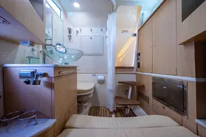 2017 Boston Whaler 370 Outrage thumbnail 46