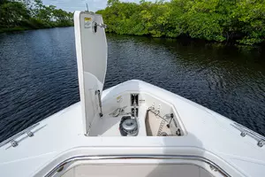 2017 Boston Whaler 370 Outrage thumbnail 41