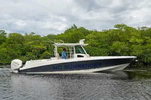 2017 Boston Whaler 370 Outrage thumbnail 14