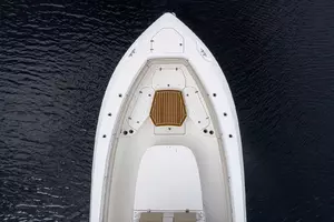 2017 Boston Whaler 370 Outrage thumbnail 8