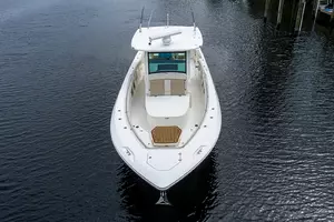 2017 Boston Whaler 370 Outrage thumbnail 3