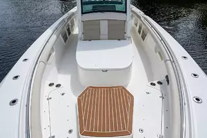 2017 Boston Whaler 370 Outrage thumbnail 34
