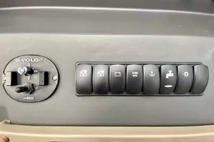 2018 Azimut Flybridge thumbnail 81