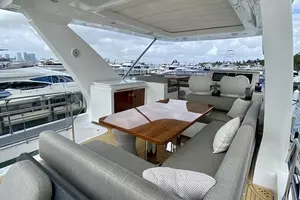 2018 Azimut Flybridge thumbnail 51