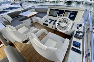 2018 Azimut Flybridge thumbnail 24