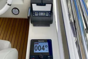 2018 Azimut Flybridge thumbnail 37