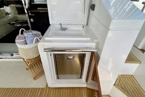 2018 Azimut Flybridge thumbnail 104