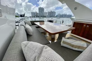 2018 Azimut Flybridge thumbnail 52