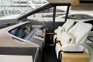 2018 Azimut Flybridge thumbnail 72