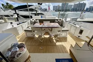 2018 Azimut Flybridge thumbnail 96