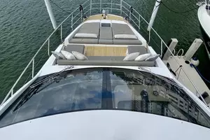 2018 Azimut Flybridge thumbnail 7