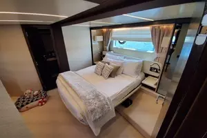 2018 Azimut Flybridge thumbnail 69