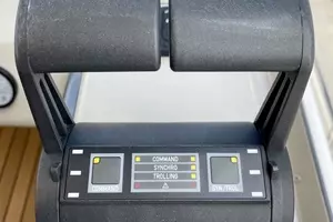 2018 Azimut Flybridge thumbnail 38