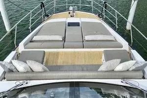 2018 Azimut Flybridge thumbnail 8