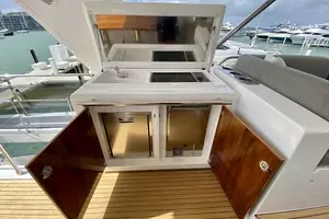 2018 Azimut Flybridge thumbnail 43