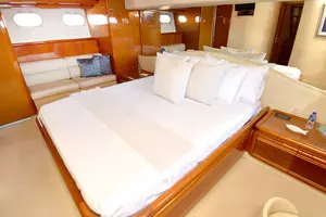 1997 Ferretti Yachts 80 thumbnail 13