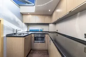 2017 Sunseeker Predator thumbnail 37
