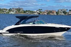 2016 Regal 3200 Bowrider thumbnail 4