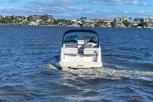 2016 Regal 3200 Bowrider thumbnail 5