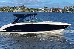 2016 Regal 3200 Bowrider thumbnail 2