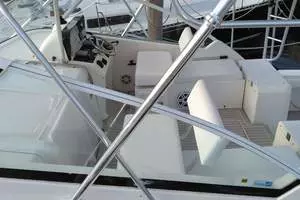 2007 Luhrs 31 Open thumbnail 4