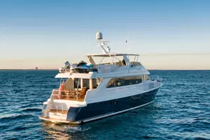 2002 Hatteras CPMY thumbnail 9
