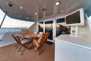 2002 Hatteras CPMY thumbnail 19